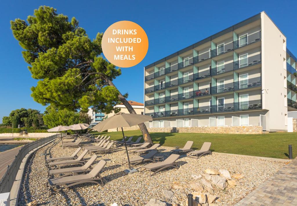 VODICE – VILLA ARAUSA 4*