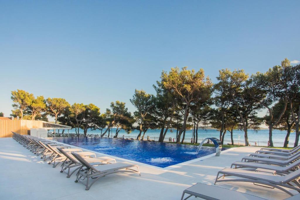 VODICE - HOTEL PUNTA
